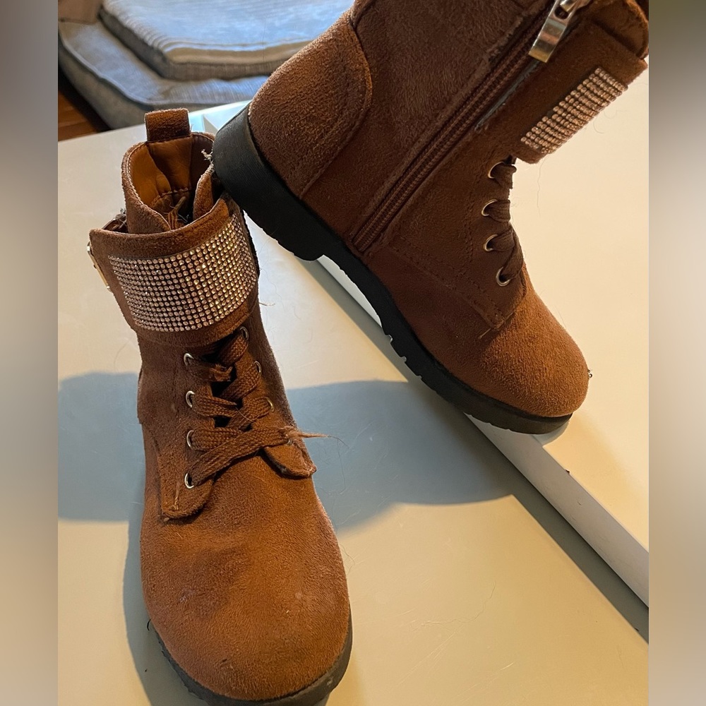 🔥 3/$25 - Brown suede boots (size 13)